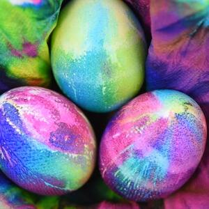 Jarke boje, unikatne šare: Tehnika farbanja NAJLEPŠIH uskršnjih jaja bez mnogo prljavih sudova